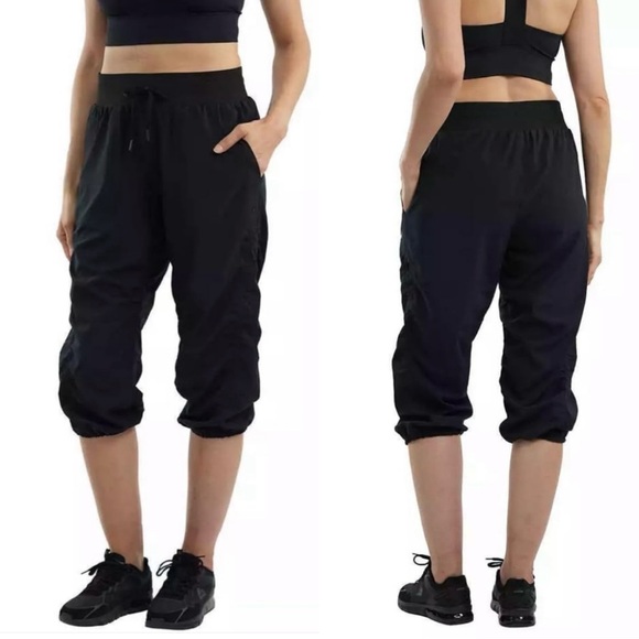 Spyder NWOT Women’s Black Crop Cinch Side Activewear Pants Size Medium - Picture 1 of 14